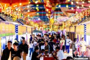 梦见坟地宁夏银川：非遗焰火迎端午 市民“粽”享夏日时光